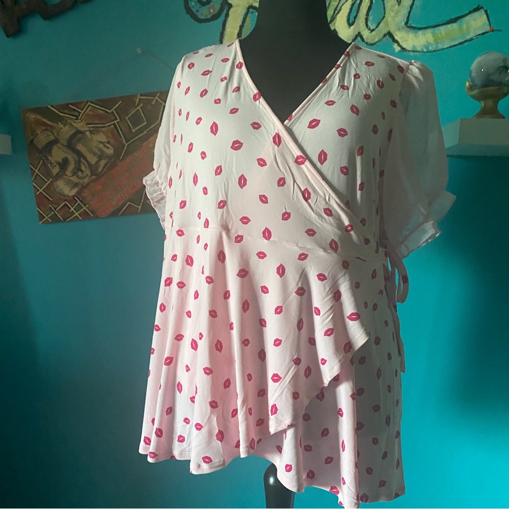 Studio knit shift on puff sleeve surplice top